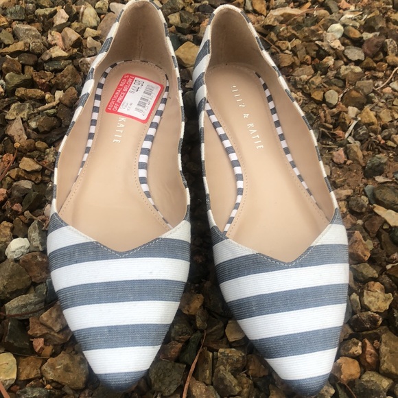 NWOT! Kelly & Katie brand Gray n White Striped Slip-on Flats! Comfortable Sz 9M. - Picture 5 of 7